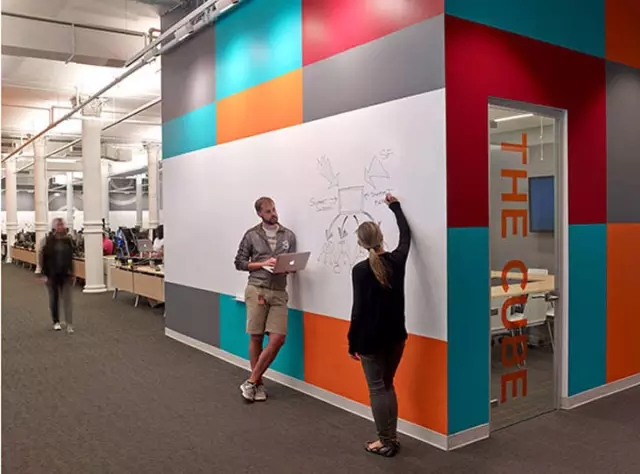 辦公室設(shè)計(jì)辦公室空間創(chuàng)意寫書墻