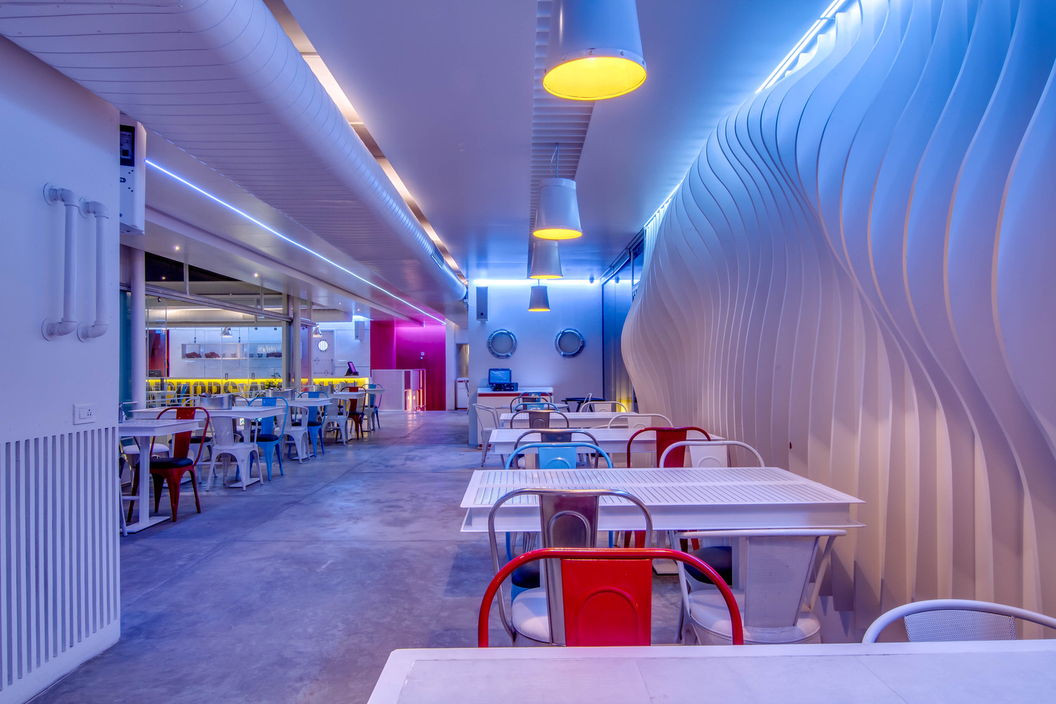 航海主題會所的辦公室設計