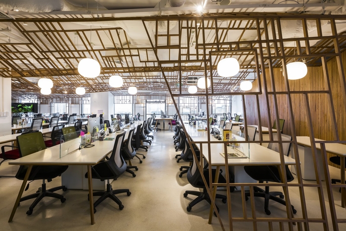 木質(zhì)架構(gòu)的現(xiàn)代風(fēng)辦公室設(shè)計(jì)