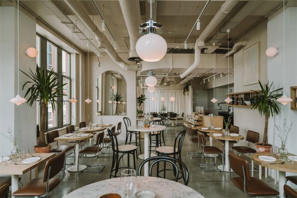 包豪斯設(shè)計(jì)下的現(xiàn)代風(fēng)格的餐廳設(shè)計(jì)