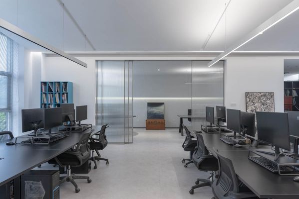 辦公室裝修設(shè)計(jì)時(shí)調(diào)查一下裝修公司的實(shí)力