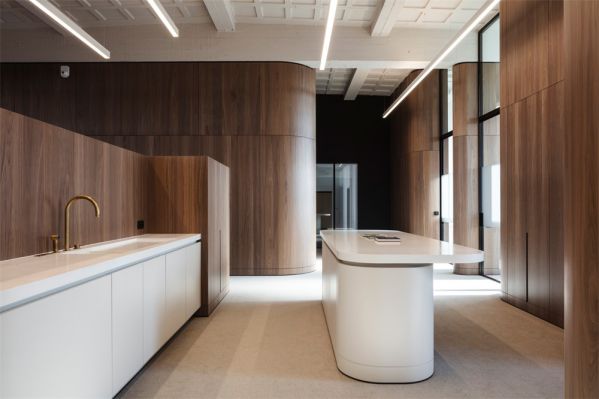 集團總部辦公室設計展現的工業特色